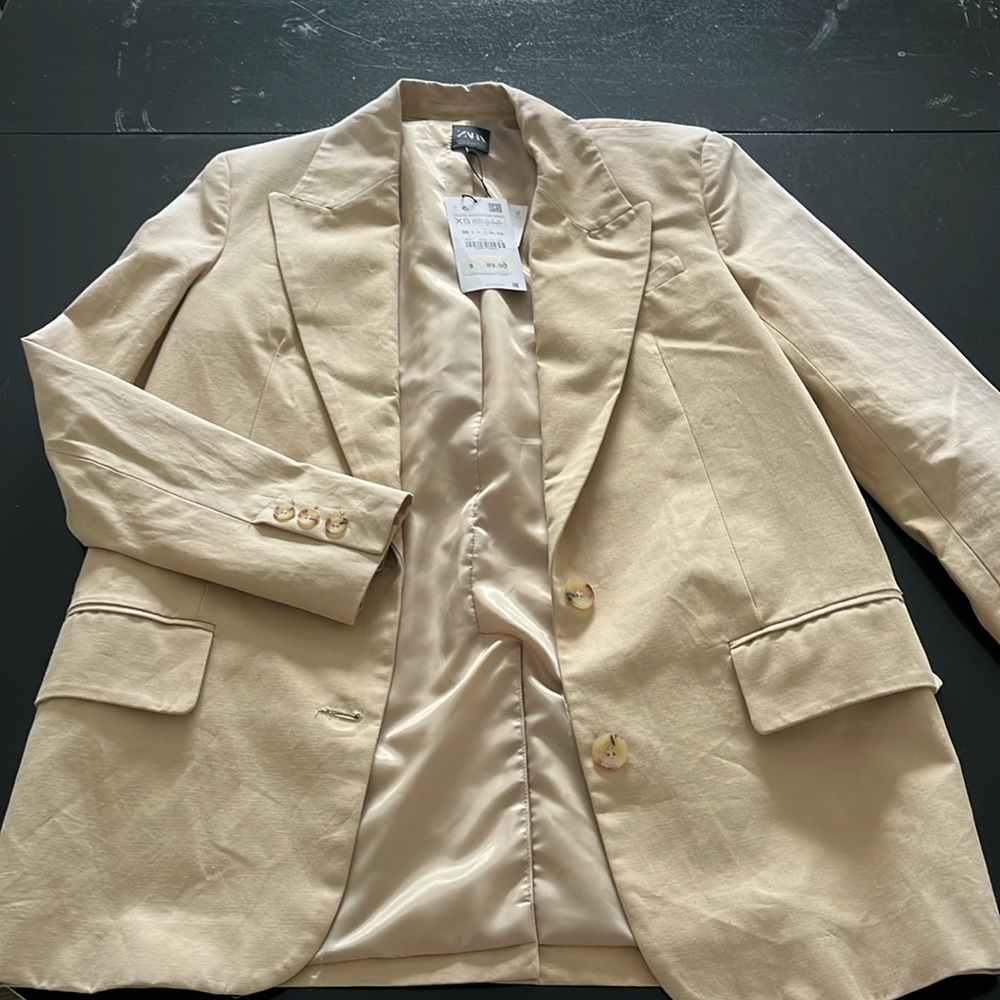 NWT Zara Men’s cotton/linen suit jacket with back vent and two buttons